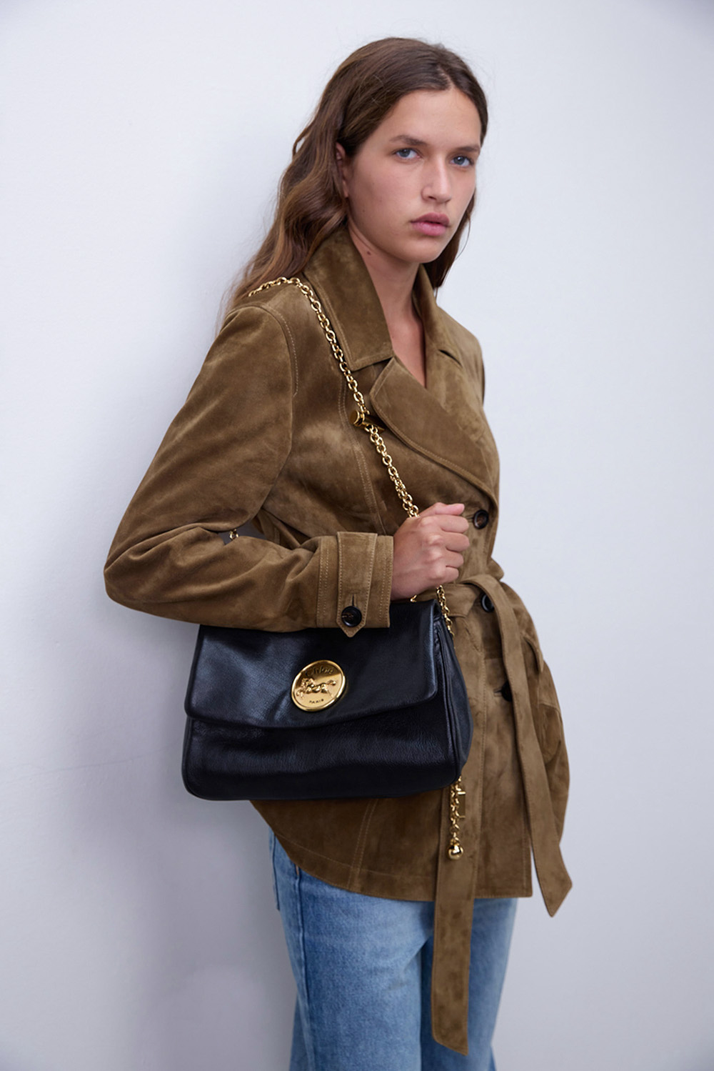 תמונת כל הלוק של תיק קרוסבודי מדיום